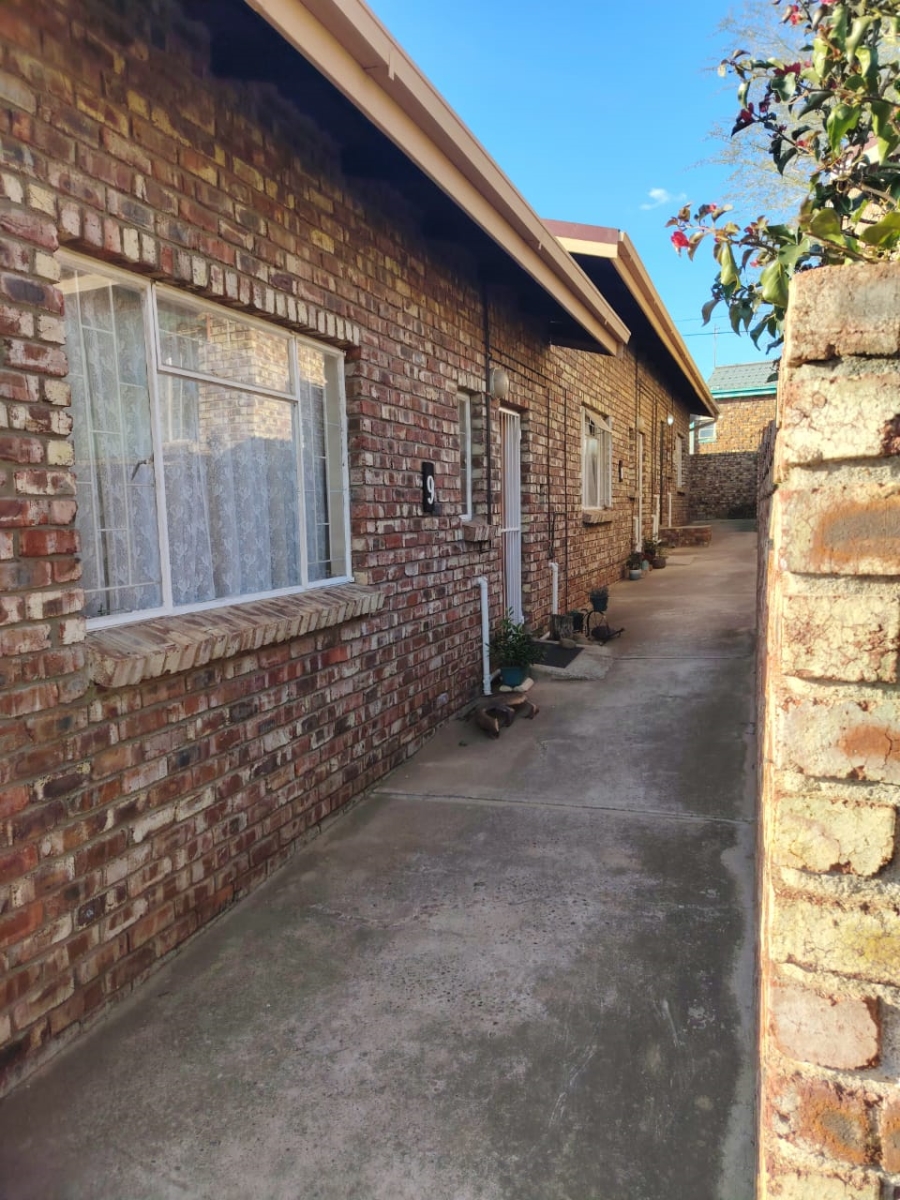 16 Bedroom Property for Sale in Hartswater Northern Cape